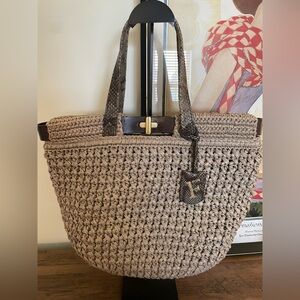 FURLA Anemone Straw and Leather Shopper Tote Bag w Furla Bag Charm EUC 🤎